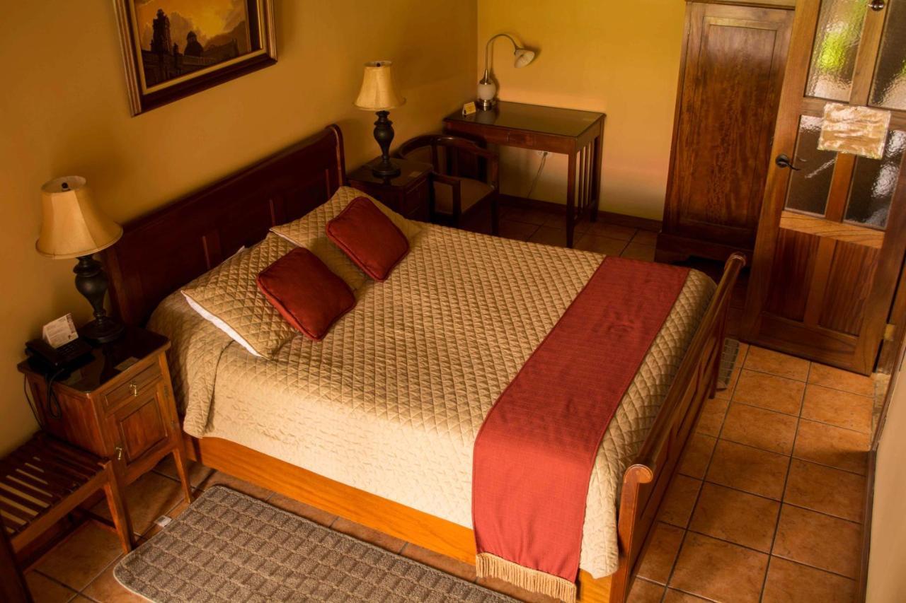 Hotel Aurora Antigua Exteriör bild