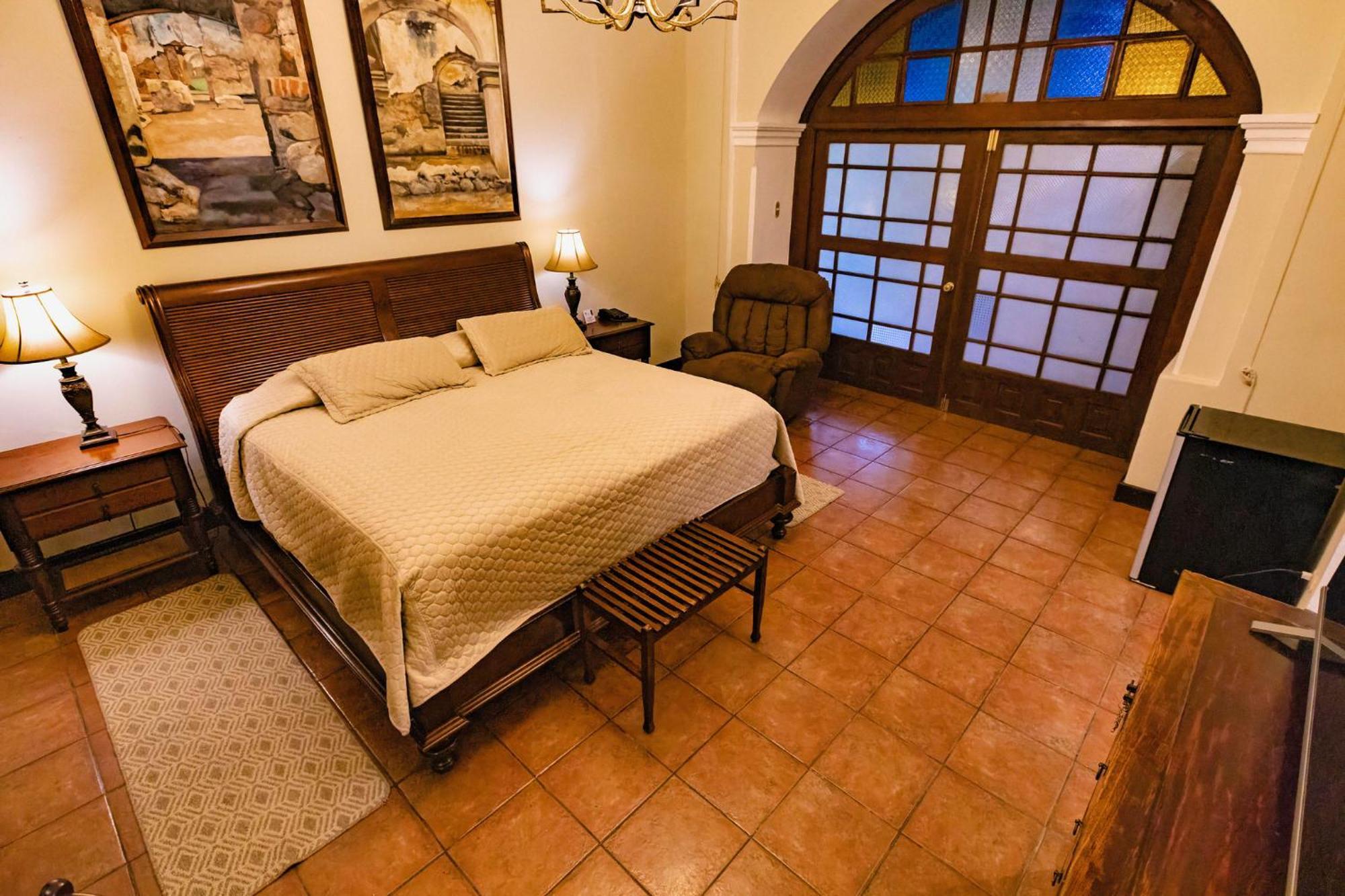 Hotel Aurora Antigua Exteriör bild