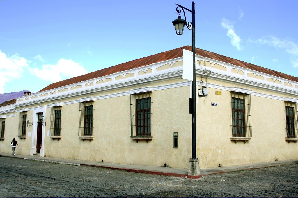 Hotel Aurora Antigua Exteriör bild