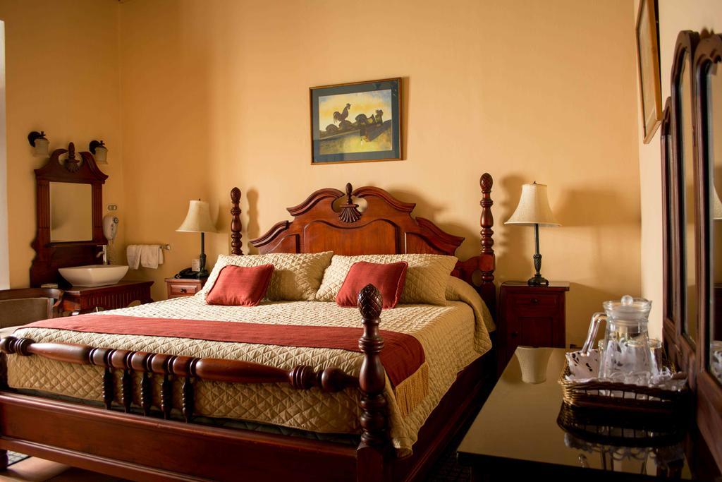 Hotel Aurora Antigua Exteriör bild
