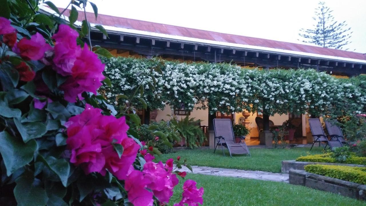 Hotel Aurora Antigua Exteriör bild